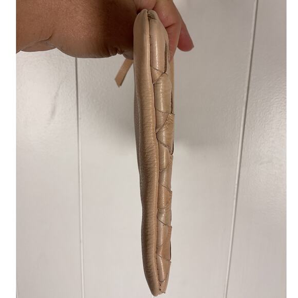 Latico Leathers Milly Leather Woven Crossbody in Tan Top Zipper Handbag - Picture 6 of 7